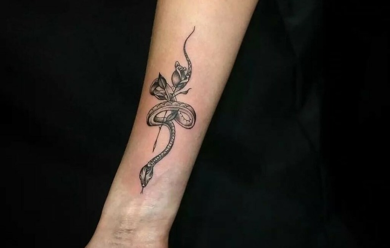 Snake and rose tattoo 4